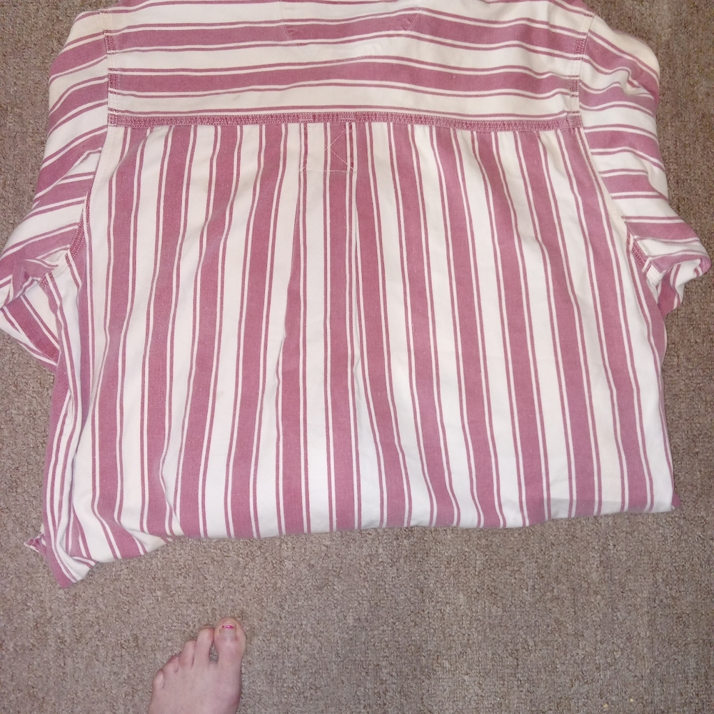 Vintage Cabela's long sleeve striped shirt It is burgundy and cream size Lg